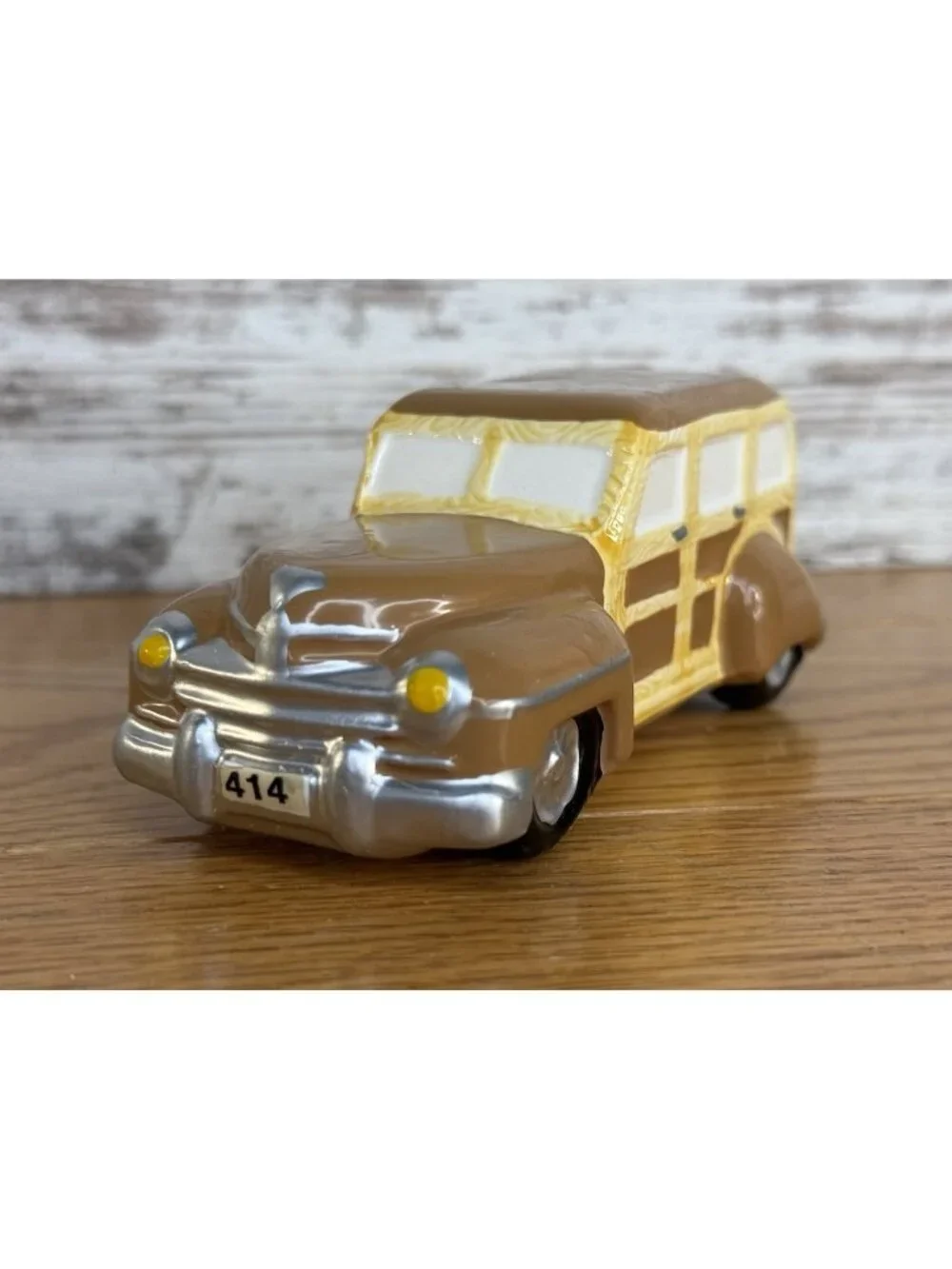 Dept 56 Snow Village Woody Station Wagon #5136-5